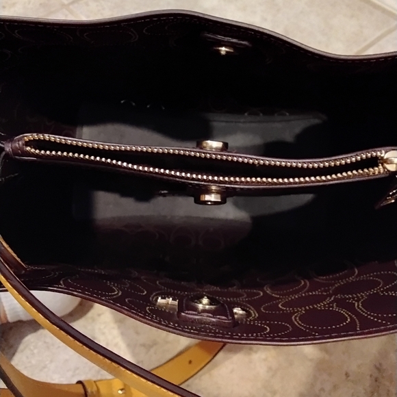 Coach Mustard Yellow Shoulder Bag and Matching Wallet - Picture 6 of 6